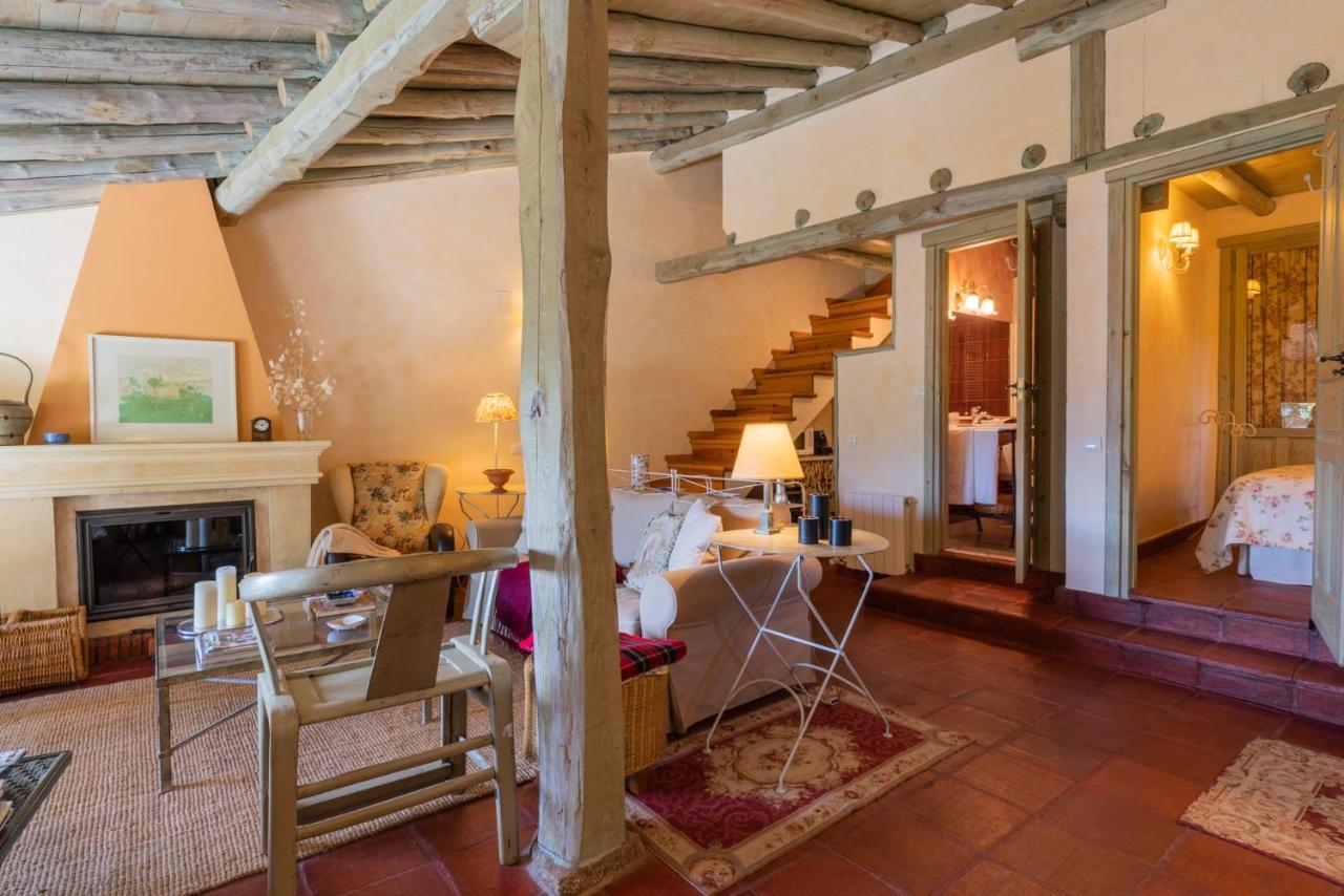 Posada Real La Casa De Arriba Наварредонда-де-Гредос Номер фото
