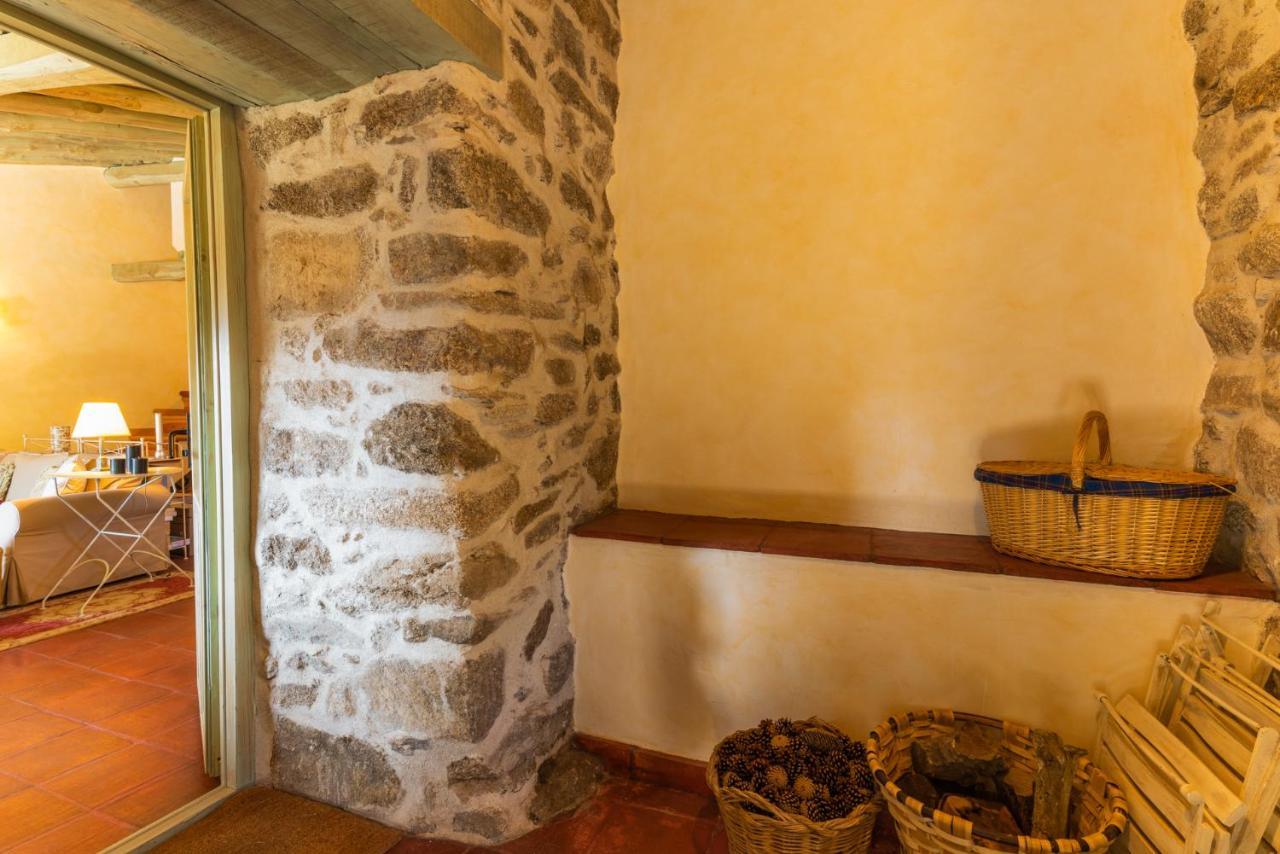 Posada Real La Casa De Arriba Наварредонда-де-Гредос Номер фото