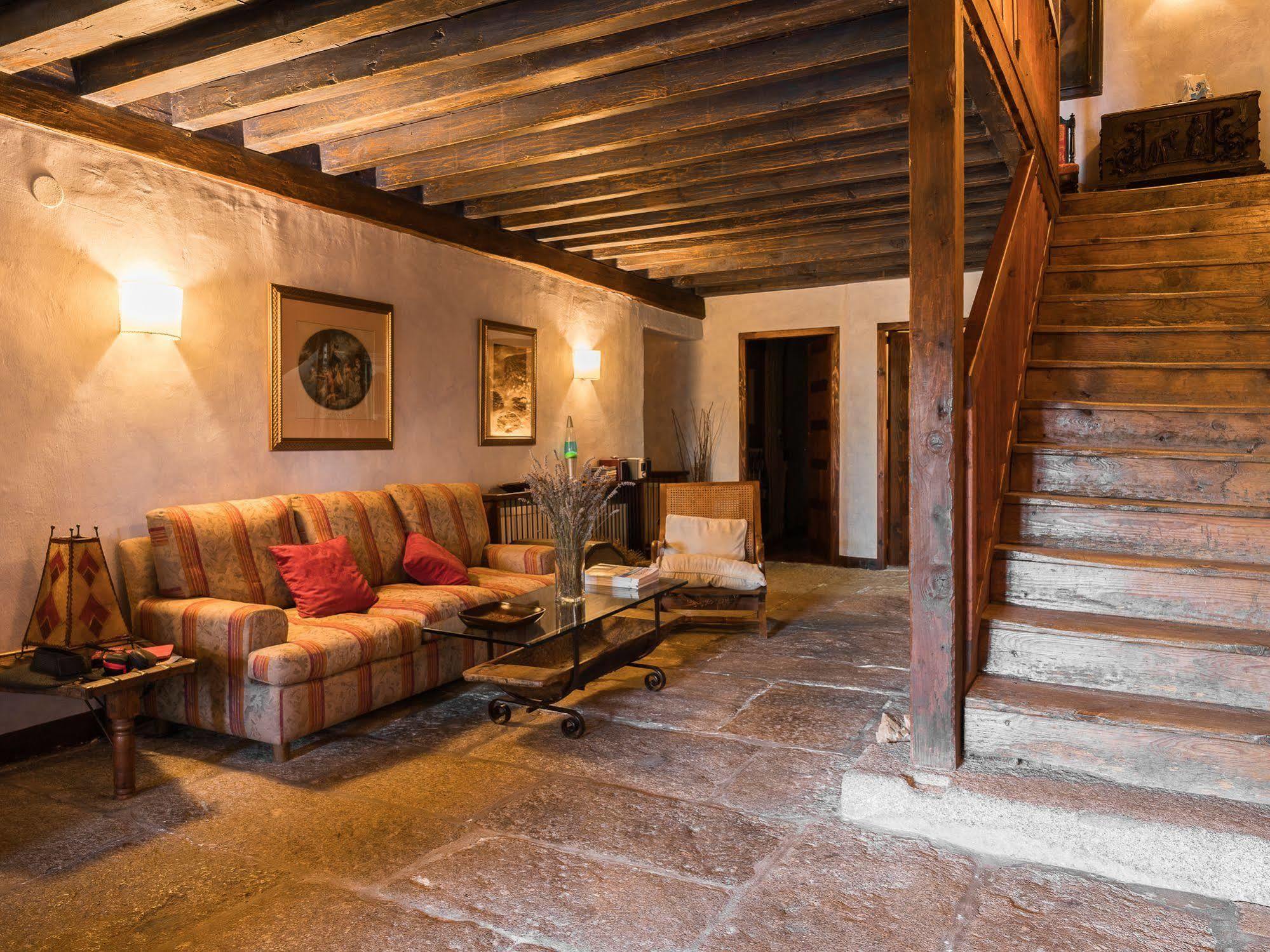 Posada Real La Casa De Arriba Наварредонда-де-Гредос Экстерьер фото