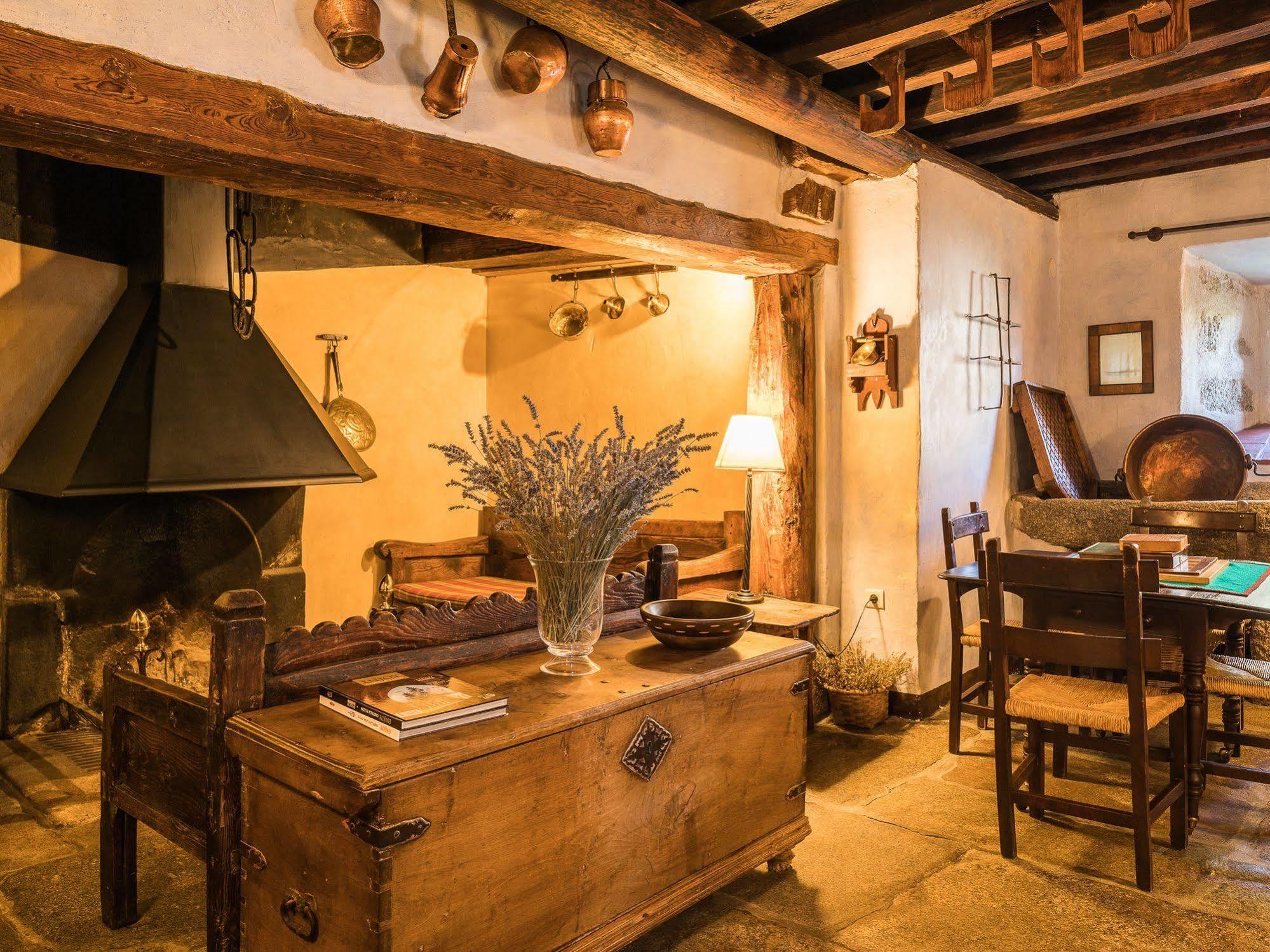 Posada Real La Casa De Arriba Наварредонда-де-Гредос Экстерьер фото