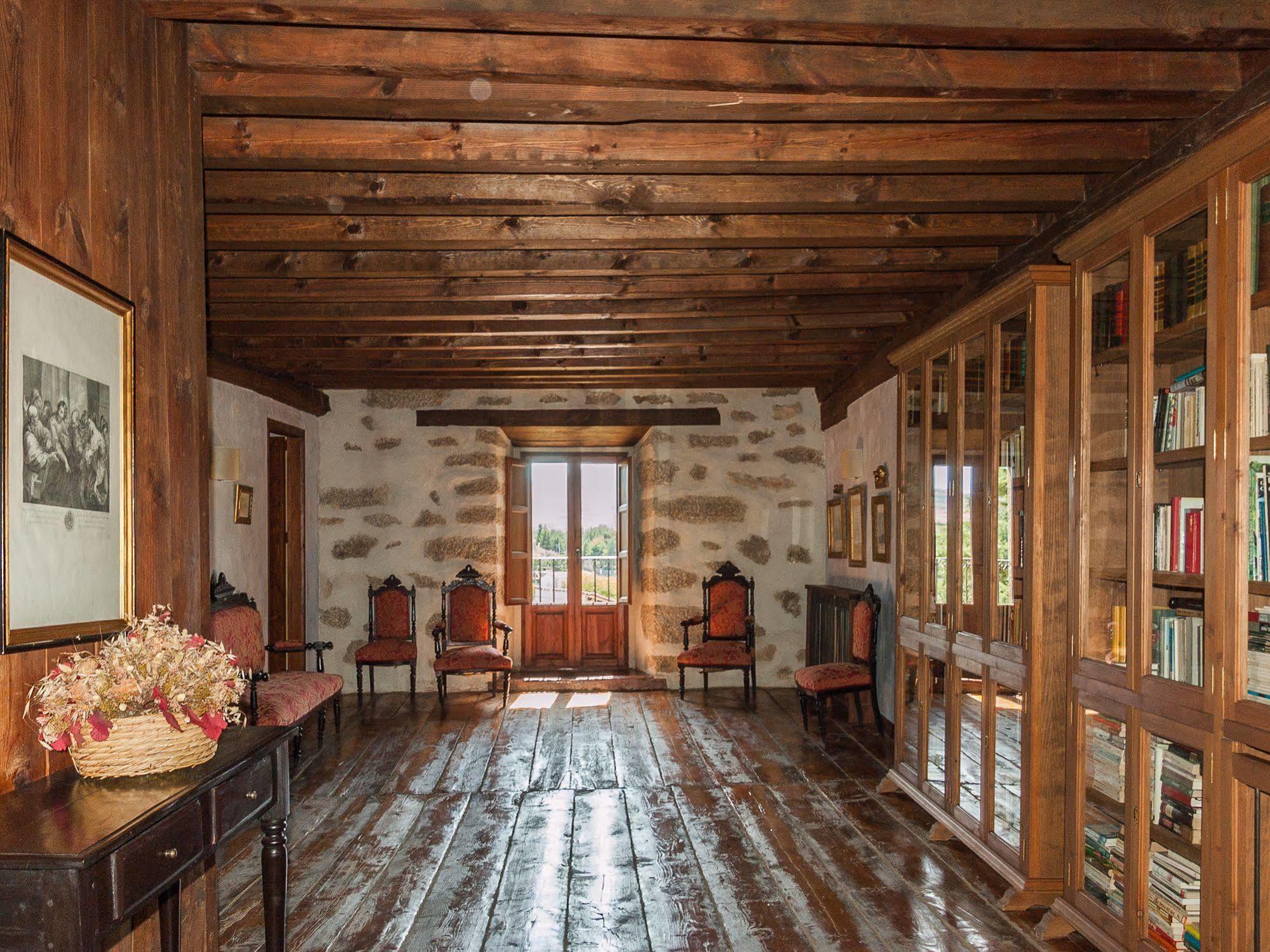 Posada Real La Casa De Arriba Наварредонда-де-Гредос Экстерьер фото